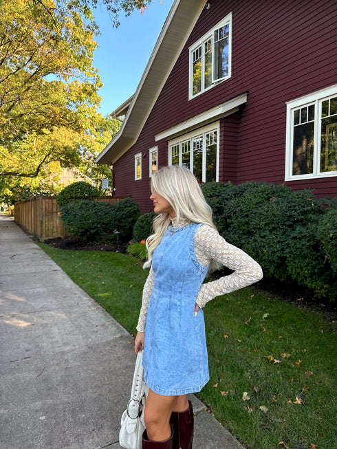 The Pippa Dress// Light Wash